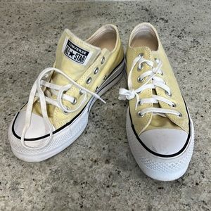 Platform Converse worn once!